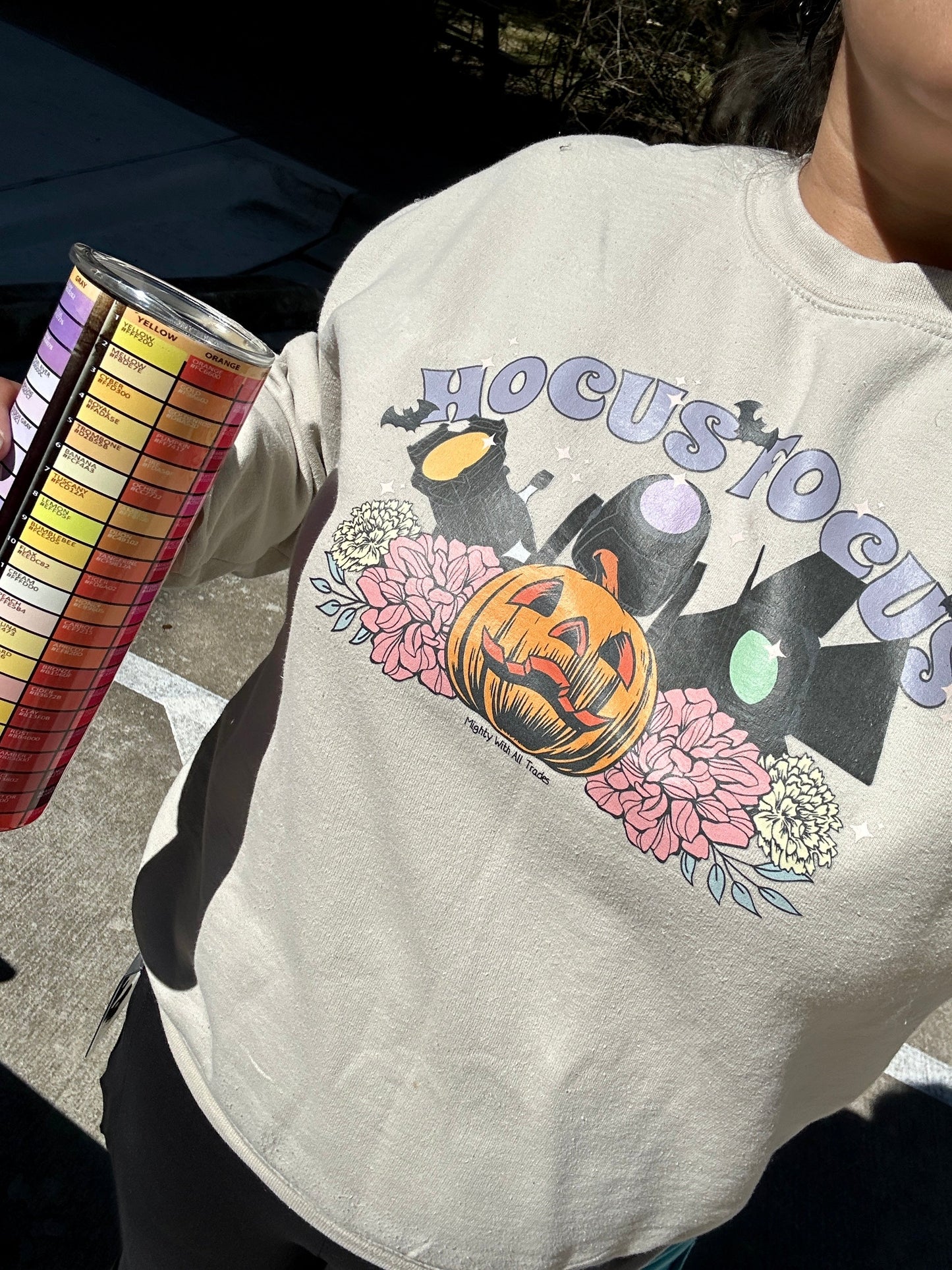 Hocus Focus Lighting Sweatshirt Sweatshirt Sand